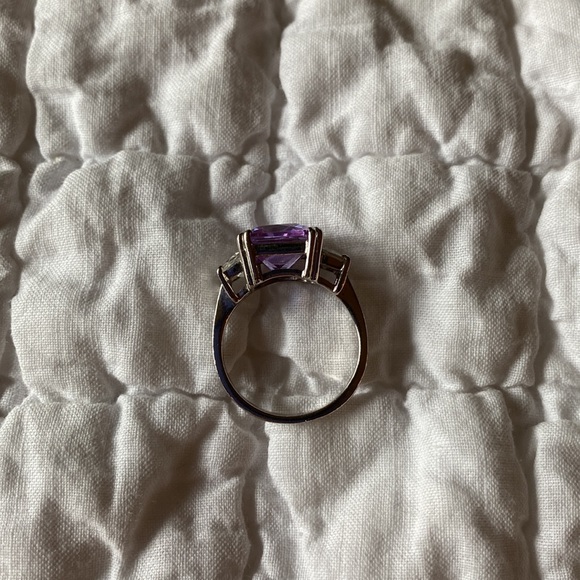 SIZE 7 PURPLE STONE RING - Picture 2 of 2